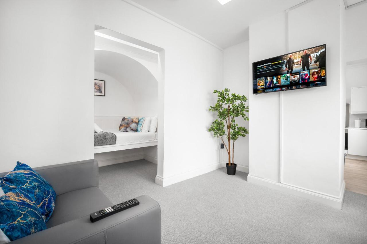Beautiful Waterside Apartment - Parking - Perry Barr - Top Rated Birmingham Zewnętrze zdjęcie