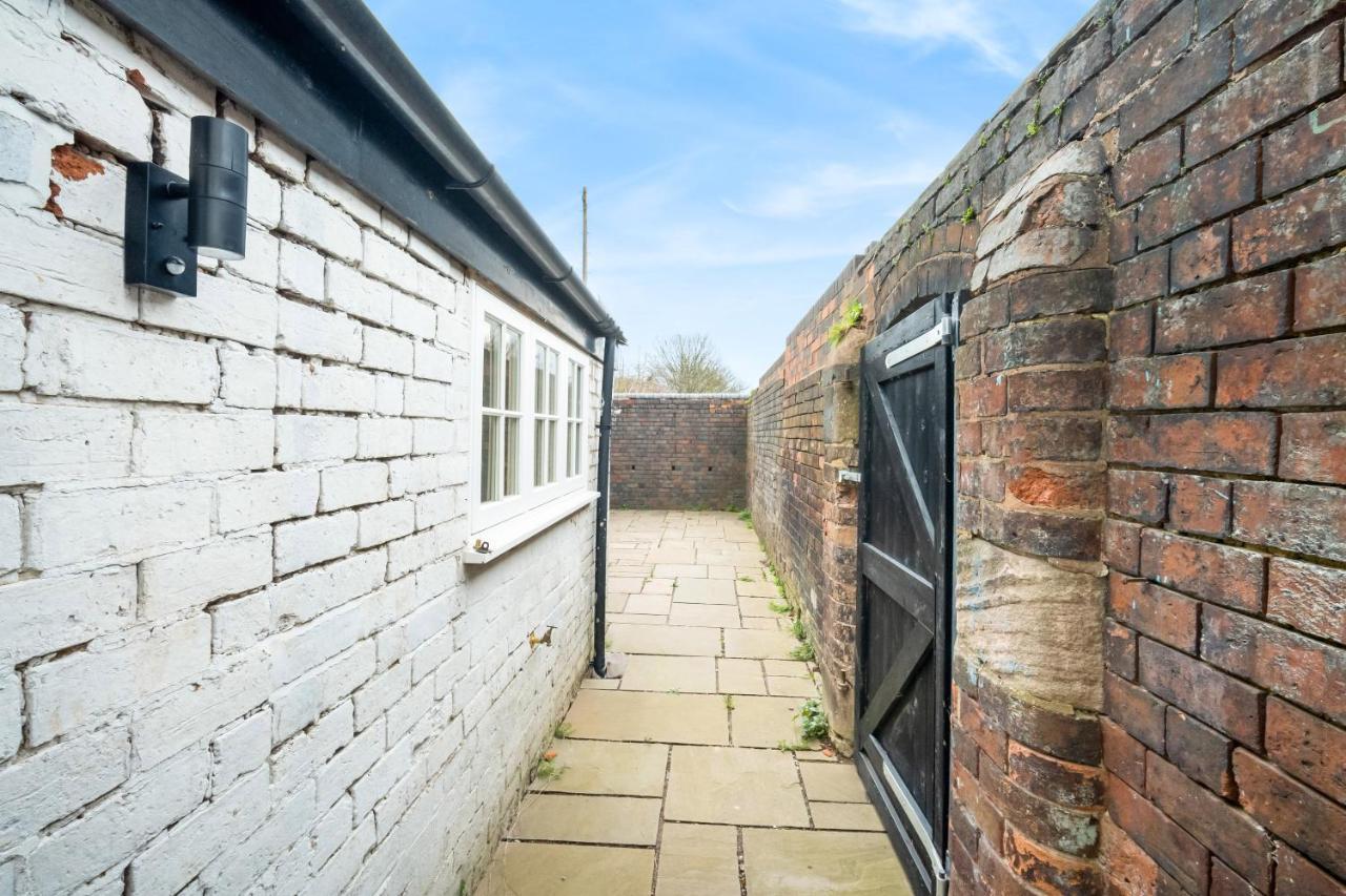 Beautiful Waterside Apartment - Parking - Perry Barr - Top Rated Birmingham Zewnętrze zdjęcie