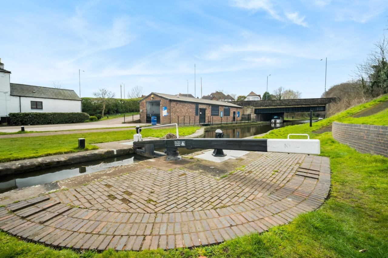 Beautiful Waterside Apartment - Parking - Perry Barr - Top Rated Birmingham Zewnętrze zdjęcie